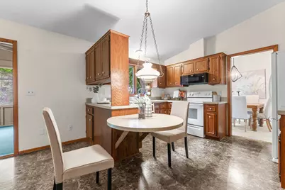 10465 Olympic Circle, Eden Prairie, MN 55347 - Photo 6