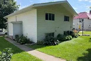 109 Oak Street S, Mabel, MN 55954 - Photo 4
