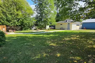 1127 8th St, International Falls, MN 56649 - Photo 16