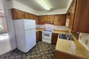 408 N Everett St, Le Roy, MN 55951 - Photo 6