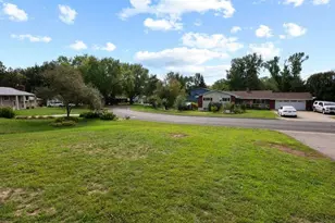 395 Kingston Ave, Maplewood, MN 55117 - Photo 4