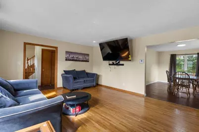 395 Kingston Avenue, Maplewood, MN 55117 - Photo 8