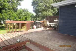 306 2nd St SW, Pine Island, MN 55963 - Photo 2