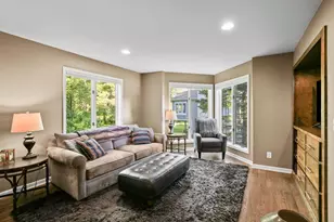 142 Wildwood Bay Dr, Mahtomedi, MN 55115 - Photo 16
