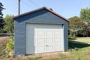 102 Milbrath St, Okabena, MN 56161 - Photo 38