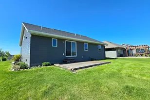 416 Torrey Pines Dr, Mankato, MN 56001 - Photo 32