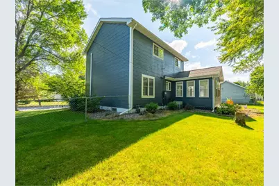 307 E Park Drive, Hibbing, MN 55746 - Photo 8