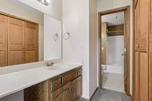 8605 Maplebrook Pkwy N, Brooklyn Park, MN 55445 - Photo 18