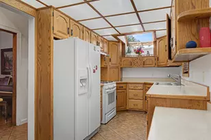 608 9th St, Worthington, MN 56187 - Photo 6