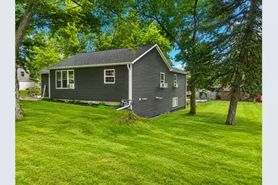 1052 Miller Avenue, Windom, MN 56101 - Photo 2