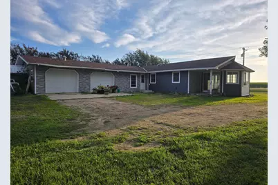 1011 90th Avenue, Pipestone, MN 56164 - Photo 2