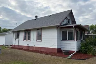 209 6th St SE, Barnesville, MN 56514 - Photo 2