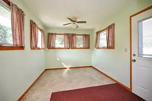 308 Saehler Dr, Goodview, MN 55959 - Photo 4