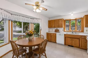 14116 Essex Ln, Apple Valley, MN 55124 - Photo 2