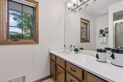 10001 Chowen Avenue S, Bloomington, MN 55431 - Photo 38