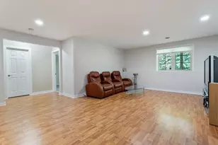 339 Summer Pl E, Maplewood, MN 55117 - Photo 26