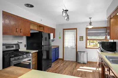 684 Bidwell Street, Saint Paul, MN 55107 - Photo 10