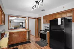 684 Bidwell St, Saint Paul, MN 55107 - Photo 12