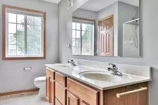 750 Maple Hills Dr, Maplewood, MN 55117 - Photo 20