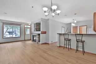 750 Maple Hills Dr, Maplewood, MN 55117 - Photo 10