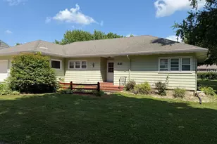 841 Redwood Dr, Fairmont, MN 56031 - Photo 1