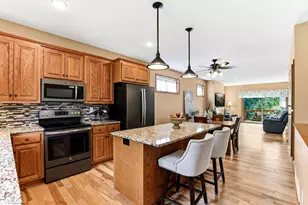 2061 Cardinal Glen, North Saint Paul, MN 55109 - Photo 12