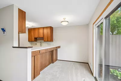 1748 McKnight Road N #24, Maplewood, MN 55109 - Photo 8