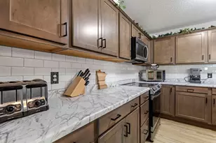 2636 101st Ln N, Brooklyn Park, MN 55444 - Photo 2