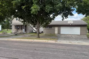1011 4th Ave, Madison, MN 56256 - Photo 4