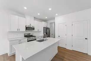 4182 Hayward Ave N, Oakdale, MN 55128 - Photo 2