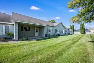 122 Oxford Path, Mankato, MN 56001 - Photo 2