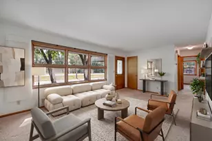 903 Parallel St, Chaska, MN 55318 - Photo 2