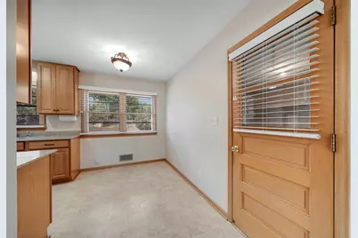 903 Parallel Street, Chaska, MN 55318 - Photo 14