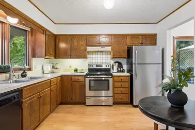 951 Redwing Court, Chanhassen, MN 55317 - Photo 6