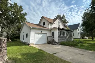 140 2nd St NW, Blooming Prairie, MN 55917 - Photo 1