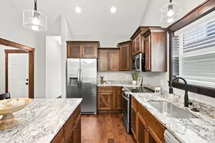 7801 Ava Trl, Inver Grove Heights, MN 55077 - Photo 4