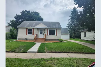 1806 2nd Street NE, Austin, MN 55912 - Photo 1