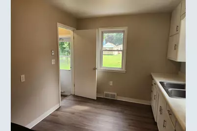 1806 2nd Street NE, Austin, MN 55912 - Photo 6