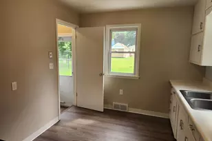 1806 2nd St NE, Austin, MN 55912 - Photo 6
