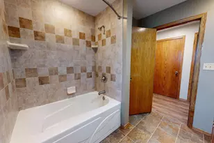 1605 Canary Dr, Albert Lea, MN 56007 - Photo 10