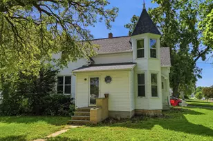 204 E 12th St, Blue Earth, MN 56013 - Photo 28