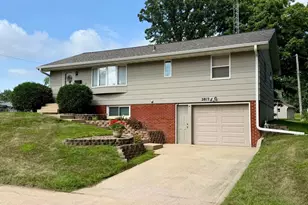 2817 15th Ave NW, Rochester, MN 55901 - Photo 1