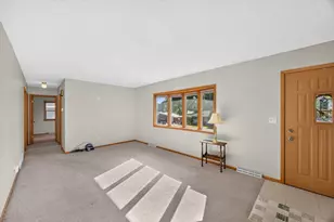 2817 15th Ave NW, Rochester, MN 55901 - Photo 2