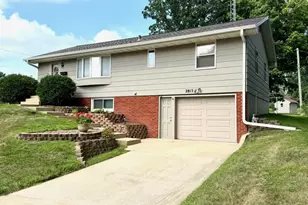 2817 15th Ave NW, Rochester, MN 55901 - Photo 2