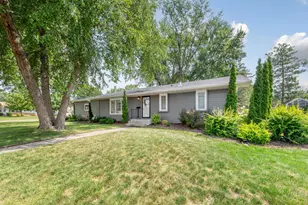 1019 Valley View Rd, Faribault, MN 55021 - Photo 1