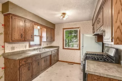 1677 Burns Avenue, Saint Paul, MN 55106 - Photo 8