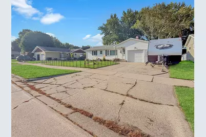 609 Washington Avenue, Fairmont, MN 56031 - Photo 4