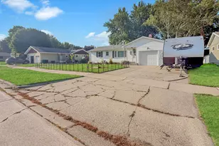 609 Washington Ave, Fairmont, MN 56031 - Photo 4