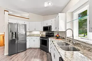 2608 Edgewood Cir, Saint Cloud, MN 56301 - Photo 6