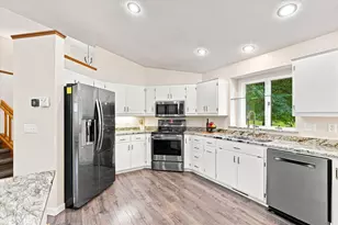 2608 Edgewood Cir, Saint Cloud, MN 56301 - Photo 4